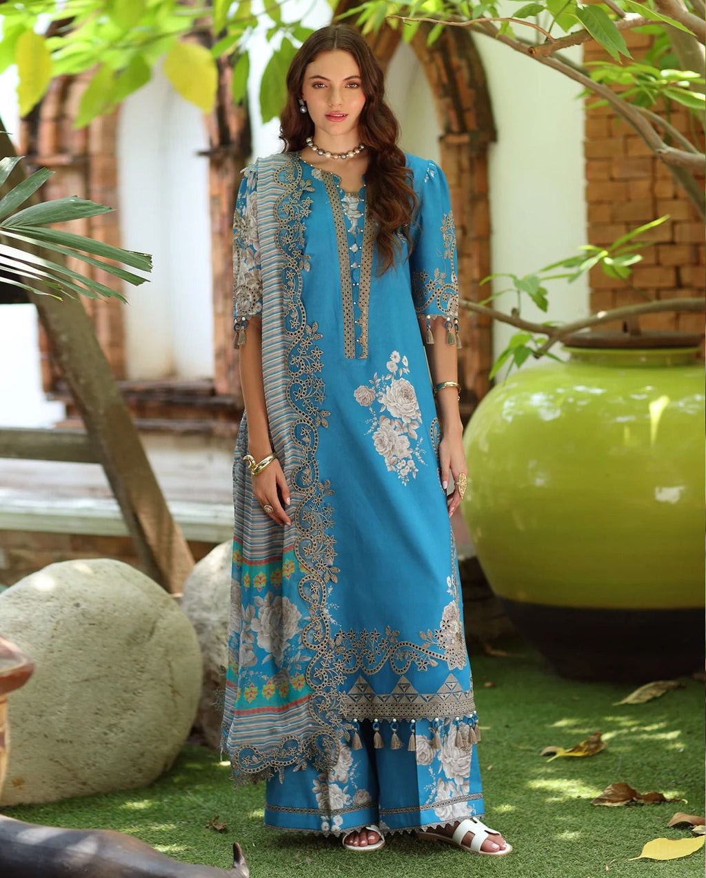 Charizma Digital Lawn in 90.70 lawn  3-Piece Ensemble Blue